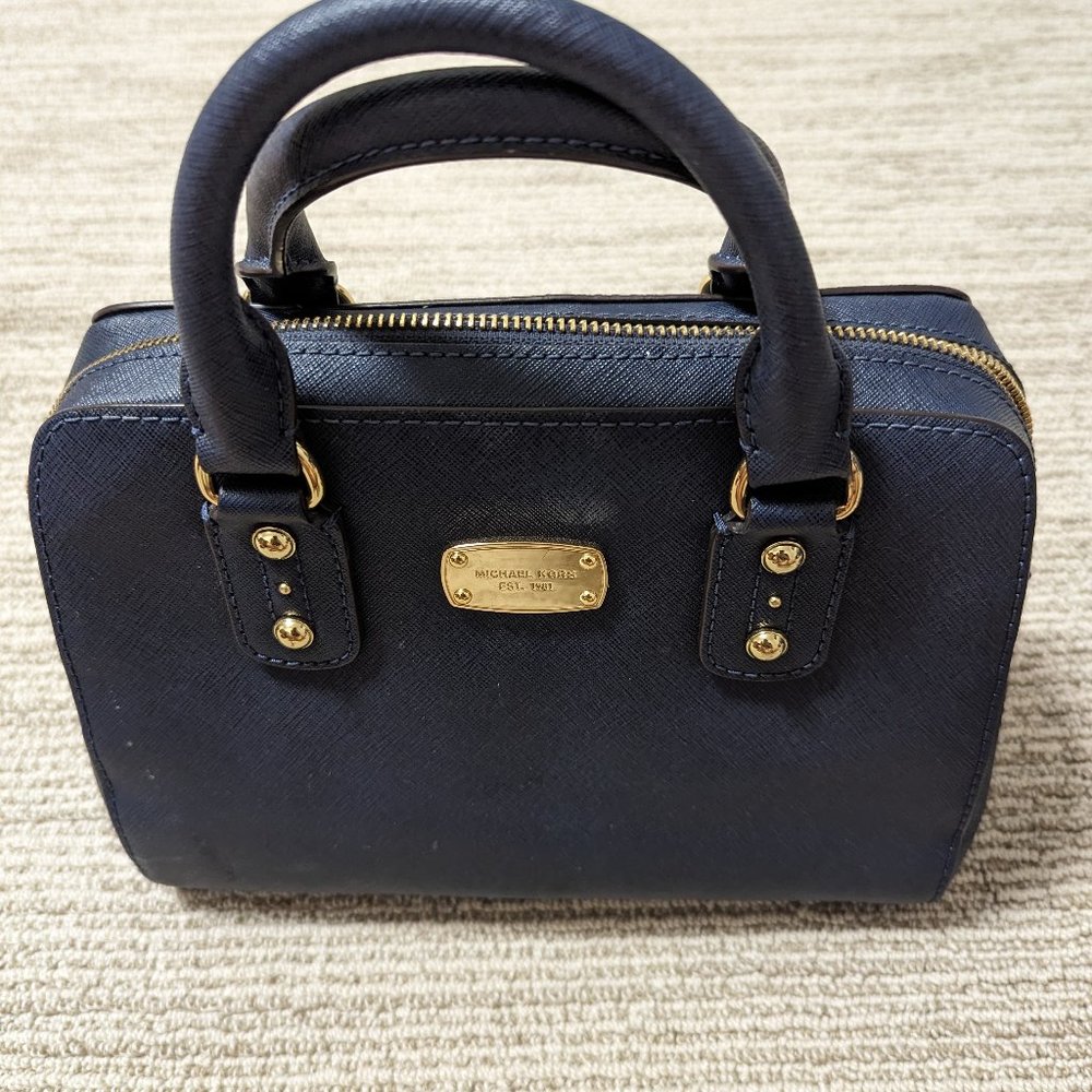 Navy Michael Kors Cross Body Bag - Excellent Condition 💙